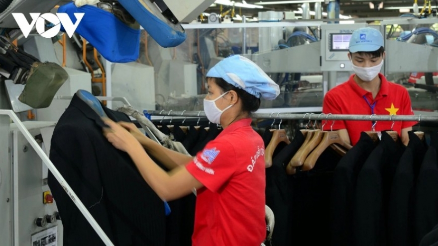 Solid trade turnover sustains strong economic growth