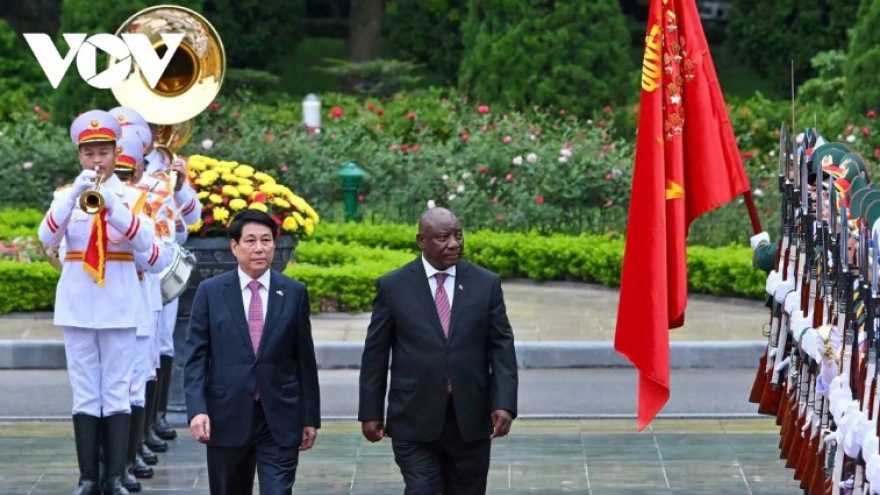 State welcome held for South African President in Hanoi
