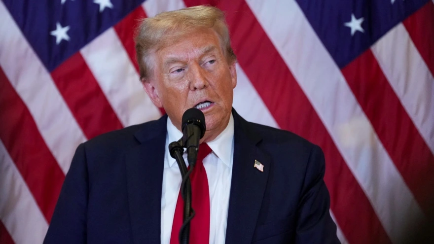 Ông Trump: Ukraine sẽ phải nhượng bộ lãnh thổ cho Nga