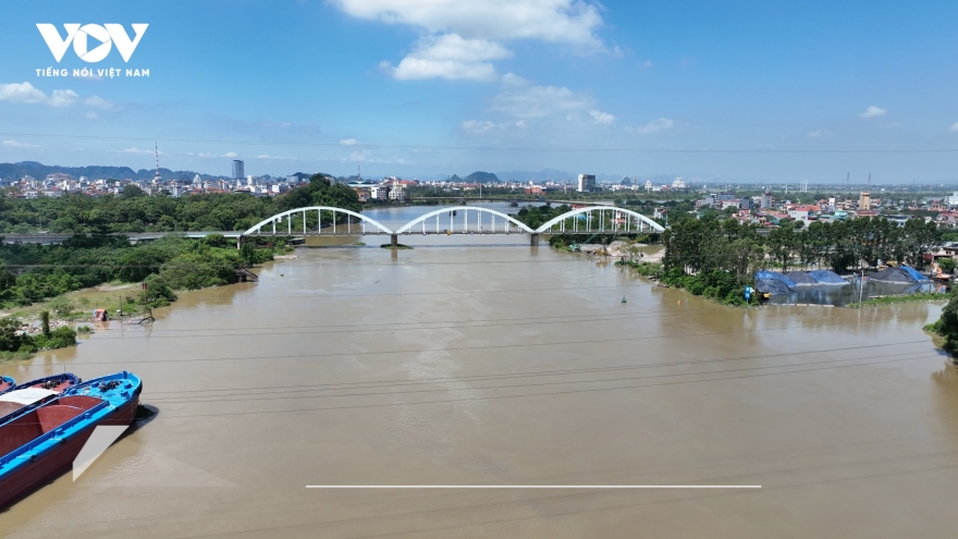 Nước lũ sông Đáy tại trạm Ninh Bình vượt mức báo động 3