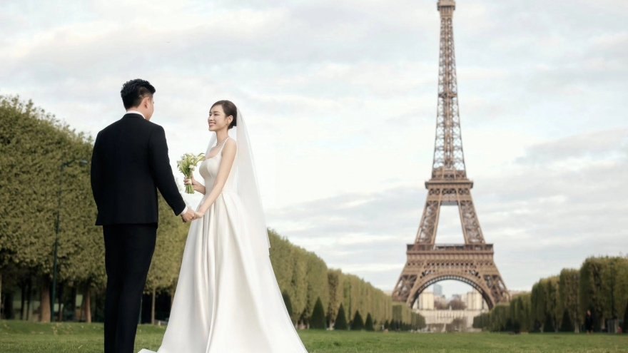 Sao Việt 29/10: Ảnh cưới đẹp như mơ của Đỗ Thị Hà trên đường phố Paris