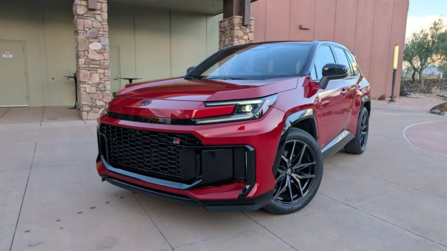 Toyota RAV4 GR Sport 2026-Phiên bản thể thao mạnh mẽ nhất được trang bị những gì?