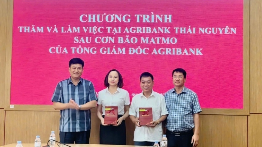 Điểm tựa vững chắc giúp khách hàng vực dậy sản xuất