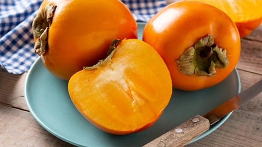 Hồng vào mùa ngon ngọt khó cưỡng, những người này ăn nhiều lại cực nguy hiểm