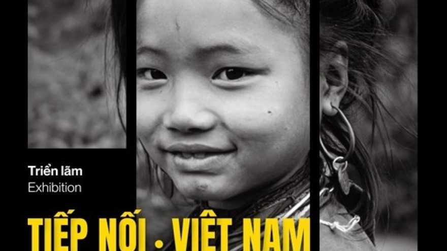 Solo exhibition by British photojournalist opens in Hanoi