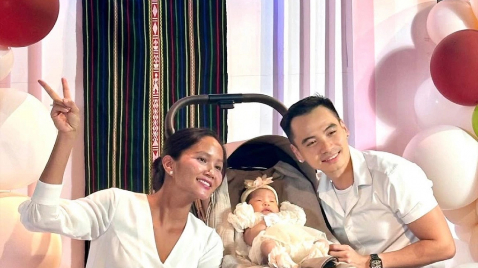 Sao Việt 20/10: H’Hen Niê làm điều đặc biệt trong tiệc đầy tháng con gái