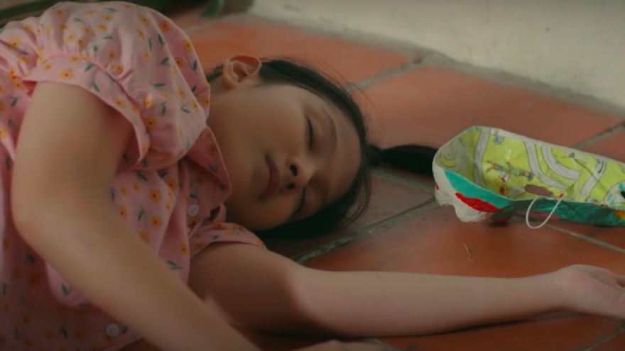 Khán giả sốc, chê "đạo diễn ác" khi để nhân vật Quyên "Cách em 1 milimet" qua đời