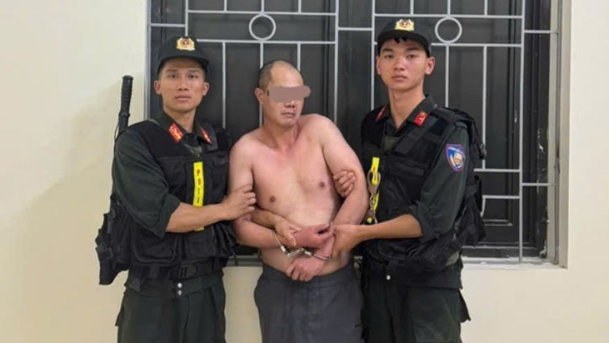 Khống chế đối tượng chửi bới, tấn công lực lượng công an