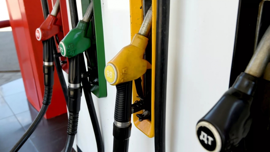 Nga hoãn hủy cơ chế hỗ trợ giá nhiên liệu đến năm 2026 để ổn định thị trường