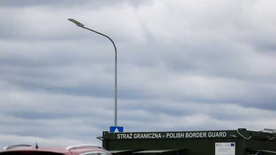 Ba Lan gia hạn lệnh kiểm soát biên giới với Đức và Litva
