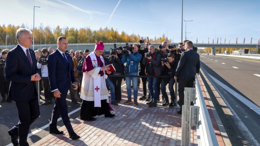 Khánh thành tuyến đường chiến lược kết nối các nước Baltic với Ba Lan