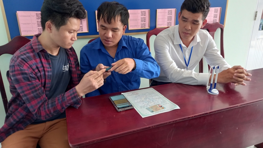 Khánh Hòa huy động giảng viên, sinh viên công nghệ thông tin hỗ trợ vận hành chính