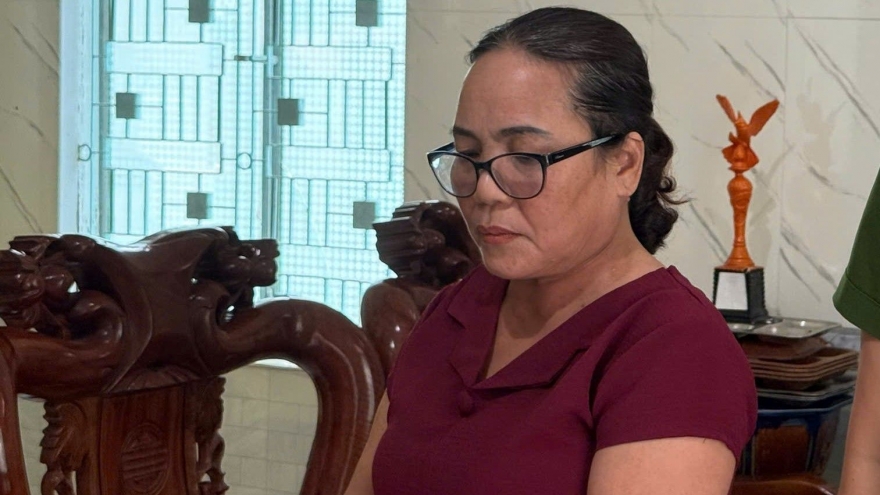 Khởi tố người phụ nữ tái phạm buôn bán hàng cấm tại Huế