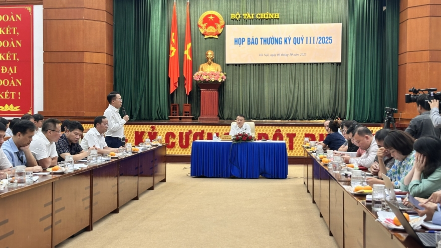 Thu ngân sách nhà nước gần về đích sau 9 tháng