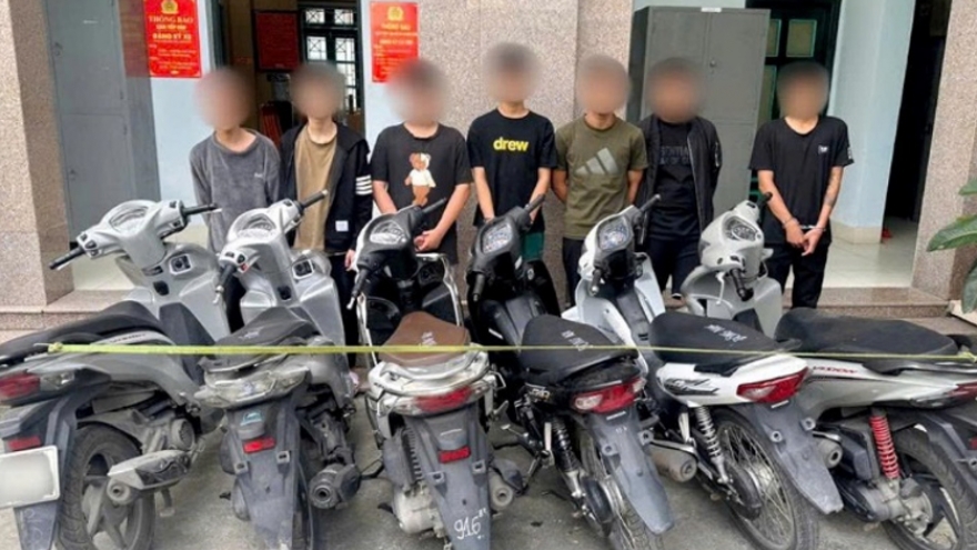 Bắt nhóm thiếu niên 13 - 16 tuổi gây hàng loạt vụ trộm xe máy ở Hà Nội