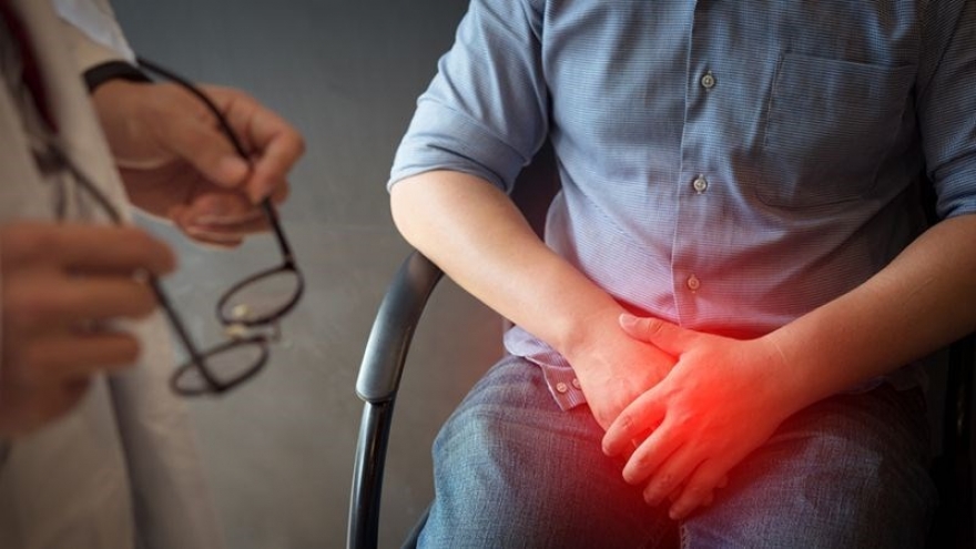 U80 lo lắng khi vùng sinh dục đột nhiên xuất hiện mụn nhỏ như đầu tăm