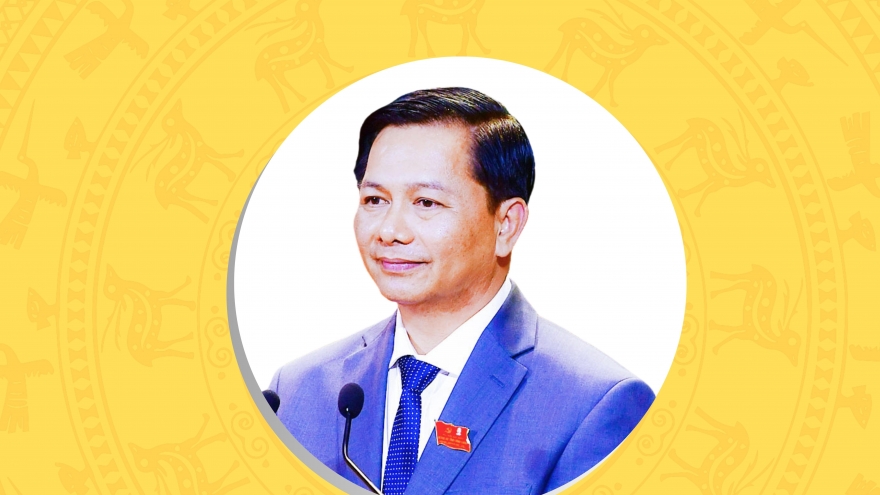 Chân dung Bí thư Tỉnh ủy Vĩnh Long nhiệm kỳ 2025 - 2030 Trần Văn Lâu