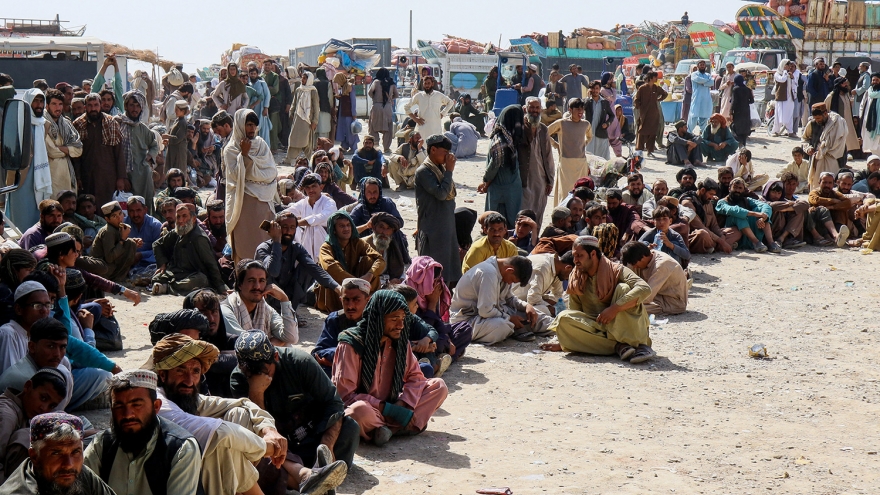 Pakistan và Afghanistan đồng ý ngừng bắn ngay lập tức