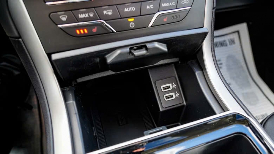 4 thiết bị tuyệt đối không nên cắm vào cổng USB ô tô để tránh hư hỏng và rủi ro