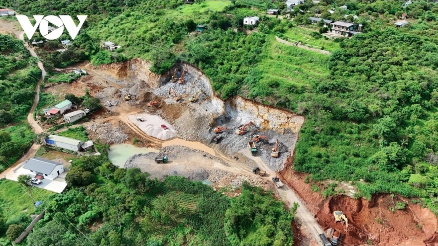 Sơn La xử phạt nhiều trường hợp khai thác đất trái phép sau phản ánh của VOV