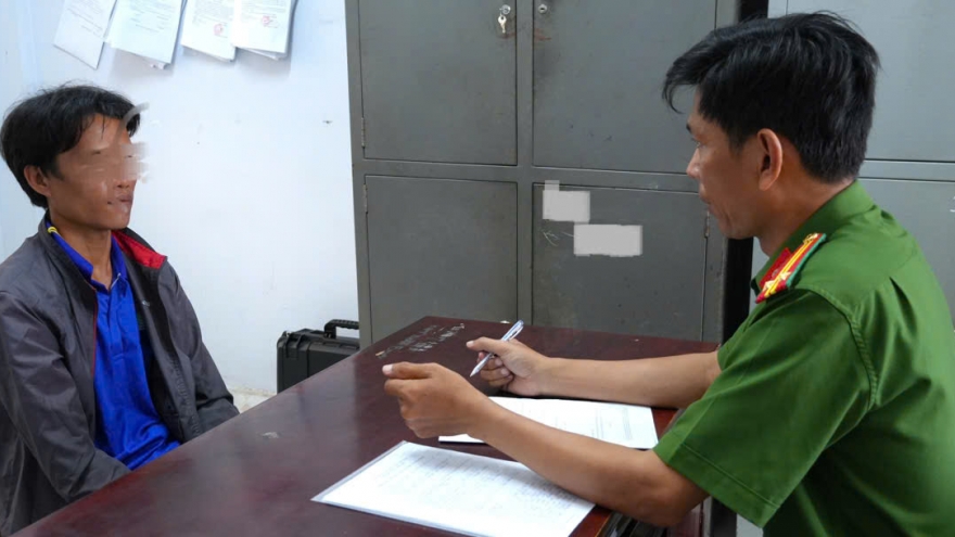 Bắt giữ đối tượng cướp giật dây chuyền vàng