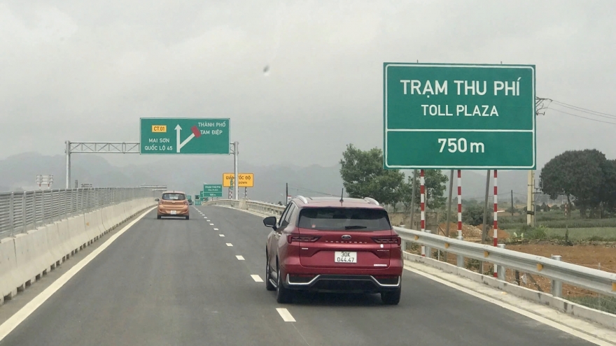 Dừng lưu thông đoạn tuyến cao tốc Mai Sơn – Quốc lộ 45 để lắp đặt trạm thu phí