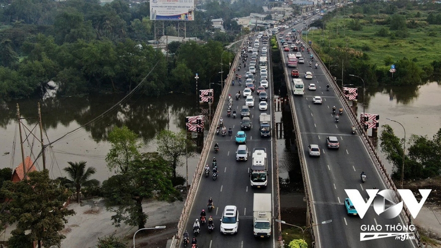 Khơi thông cửa ngõ TP.HCM: Tận dụng đặc thù để bứt phá…