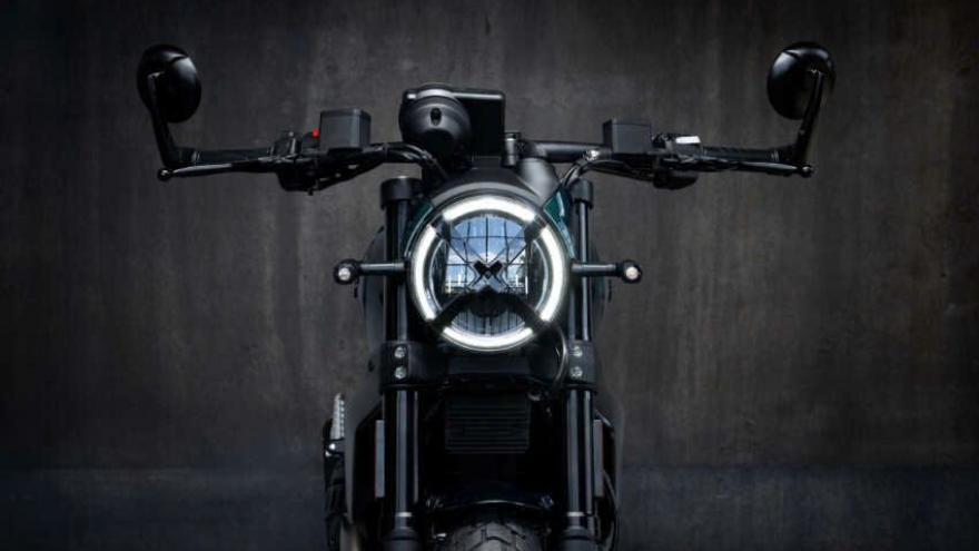 Ducati Scrambler Nightshift 2026 ra mắt màu sơn xanh ngọc lục bảo mới
