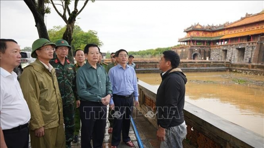 Deputy PM Mai Van Chinh inspects flood impact at Hue imperial citadel