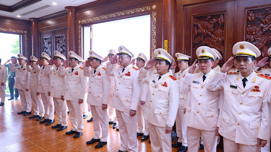 Đảng uỷ Công an Trung ương dâng hương tưởng niệm Chủ tịch Hồ Chí Minh