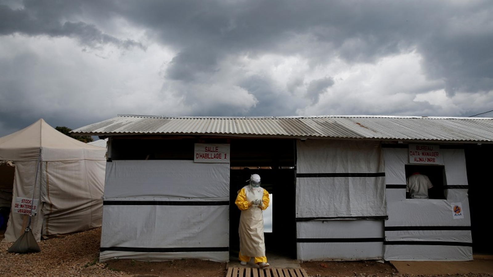 Trung Quốc yêu cầu người đến từ vùng dịch Ebola tự theo dõi sức khỏe 21 ngày