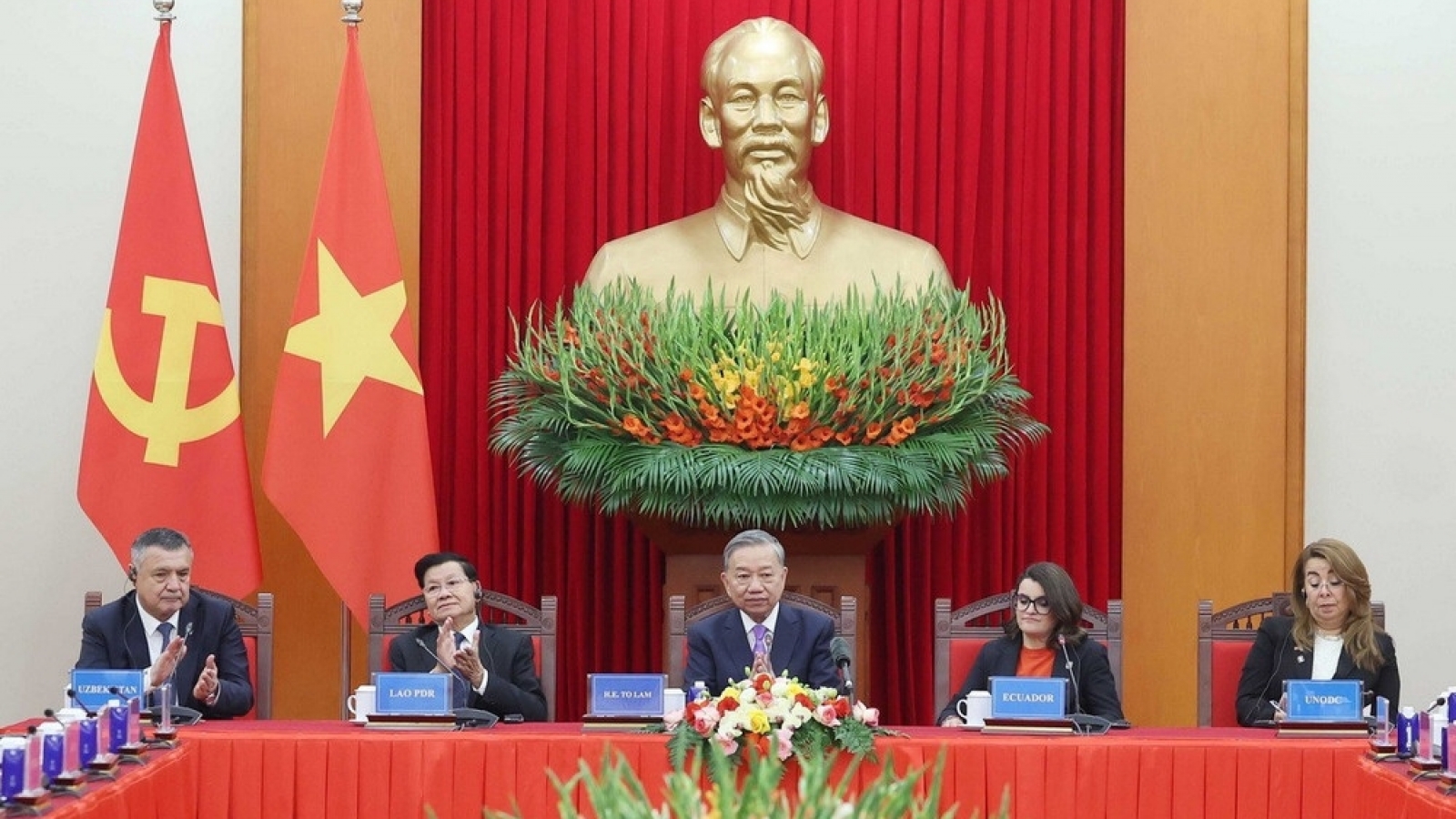 Dự thảo văn kiện Đại hội XIV: Kế thừa và phát triển tư duy đối ngoại của Đảng