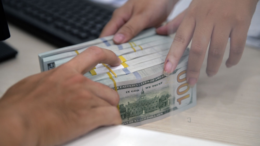 Tỷ giá USD hôm nay 22/12: Giá bán USD tự do giảm còn 26.920 đồng/USD