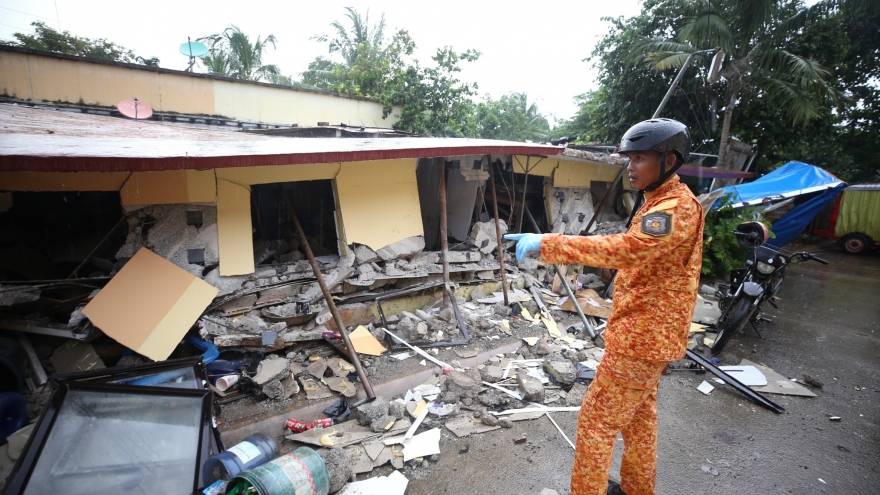 Toàn cảnh quốc tế trưa 1/10: Philippines oằn mình trong dư chấn động đất