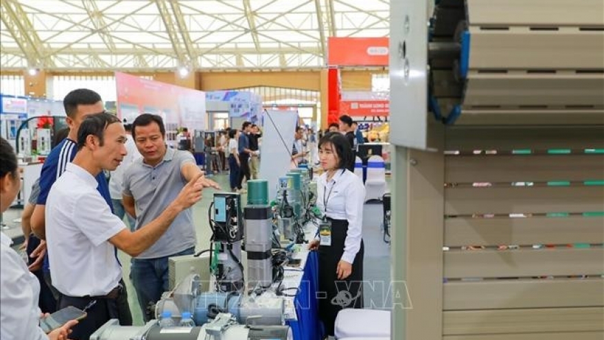 Trade counsellors give recommendations to help Vietnamese firms go global