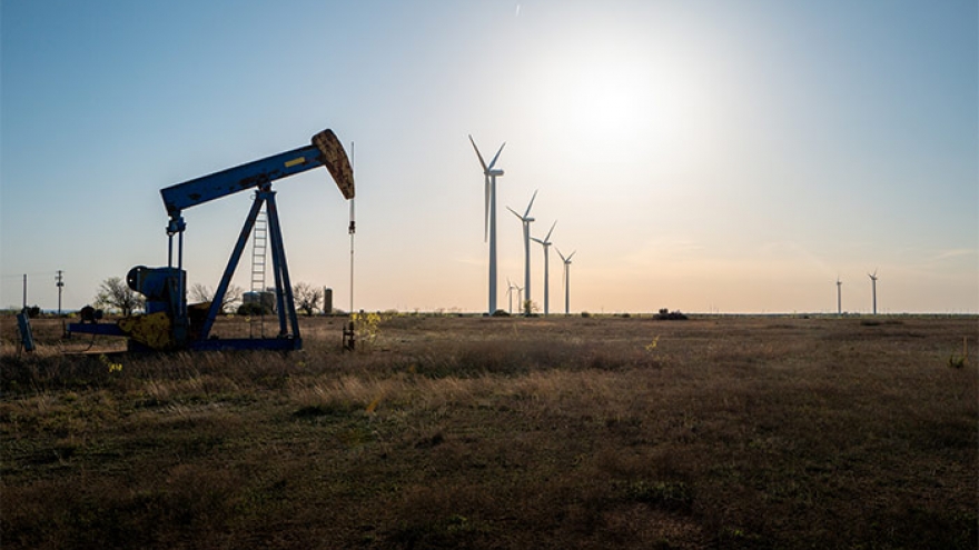 Giá dầu tăng lên 65,3 USD/thùng sau quyết định của OPEC+