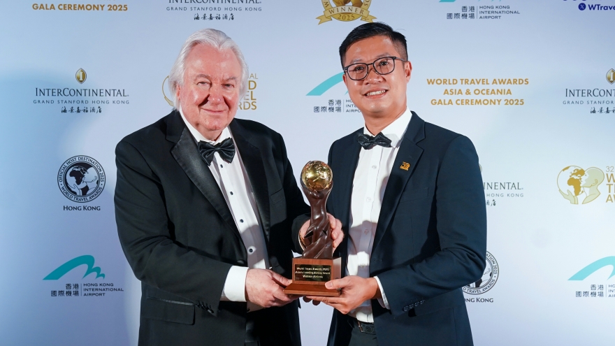 Vietnam Airlines giành ba giải thưởng danh giá tại World Travel Awards châu Á 2025