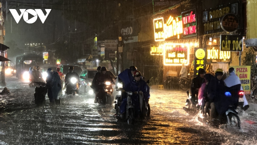 Cảnh báo mưa lớn từ Quảng Trị đến Quảng Ngãi gây ngập úng các vùng trũng, thấp