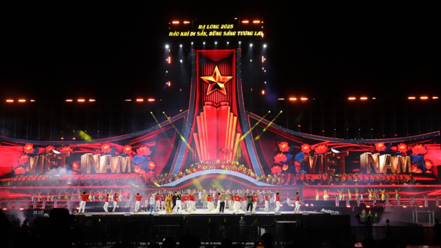 Concert Hạ Long bùng nổ với dàn sao đình đám cùng 30.000 khán giả