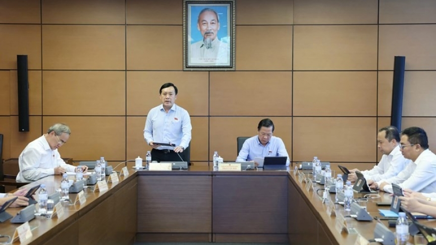 "Cán bộ, công chức cơ sở phải làm công việc của 2-3 người trước đây"