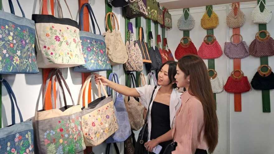 Hanoi Giftshow 2025 showcases Vietnam’s craftsmanship