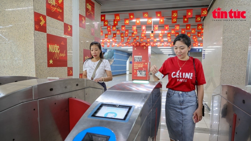 Hanoi Metro pilots weekly tickets on mobile app