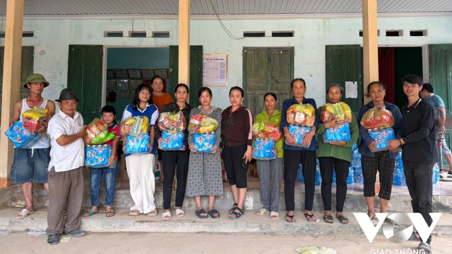 Những mớ rau tiếp sức đồng bào vùng lũ lụt