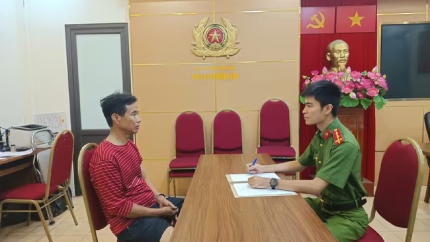 Hoàng Công Sơn bị bắt để điều tra hành đốt rác gây cháy tại phố Đê La Thành