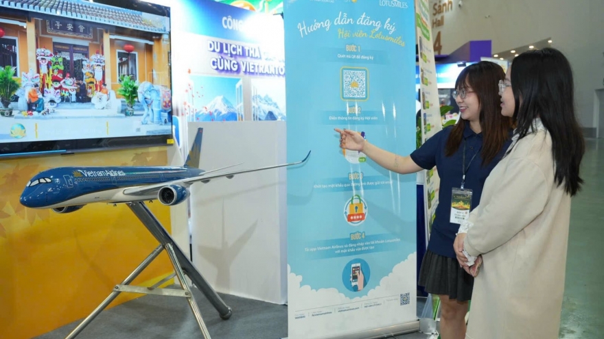 “Trải nghiệm hành trình bay”  với Vietnam Airlines tại Hội chợ Mùa Thu 2025