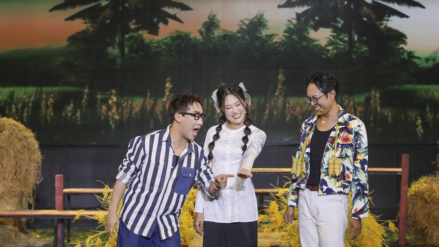 Nữ MC miền Tây bất ngờ diễn hài trên sân khấu Tình bolero 2025