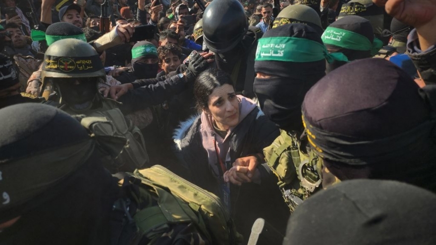 Hy vọng hòa bình hé mở khi Hamas bắt đầu trao trả con tin người Israel