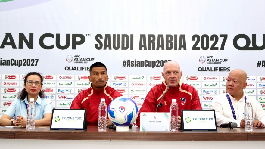 HLV trưởng ĐT Nepal muốn “nghe lỏm” chiến thuật của ĐT Việt Nam