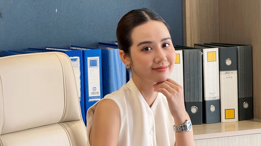 Phan Minh Huyền nói gì khi khán giả đòi bỏ xem “Cách em 1 milimet”?