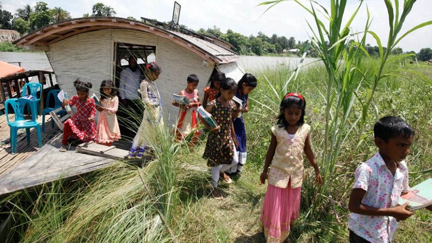 Độc đáo mô hình “trường học nổi” vùng lũ lụt tại Bangladesh